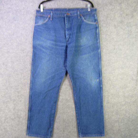 Wrangler Jeans Mens 36x30 Blue Denim Made in USA Straight Leg Zip Fly Cotton - Picture 1 of 11